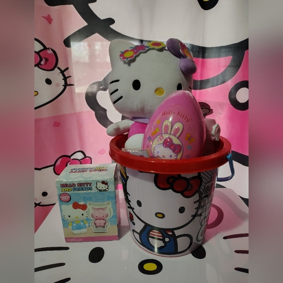 Hello Kitty Easter Bundle - Picture 2 of 12